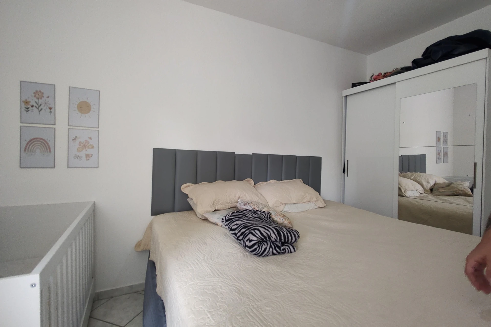 Furnished 1-bedroom apartment with gas open-plan kitchen — photo 16