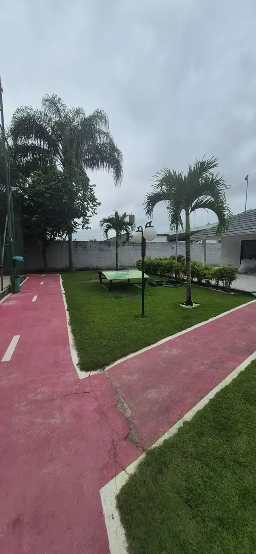 Furnished triplex house with 5 bedrooms and 300 m² — photo 44