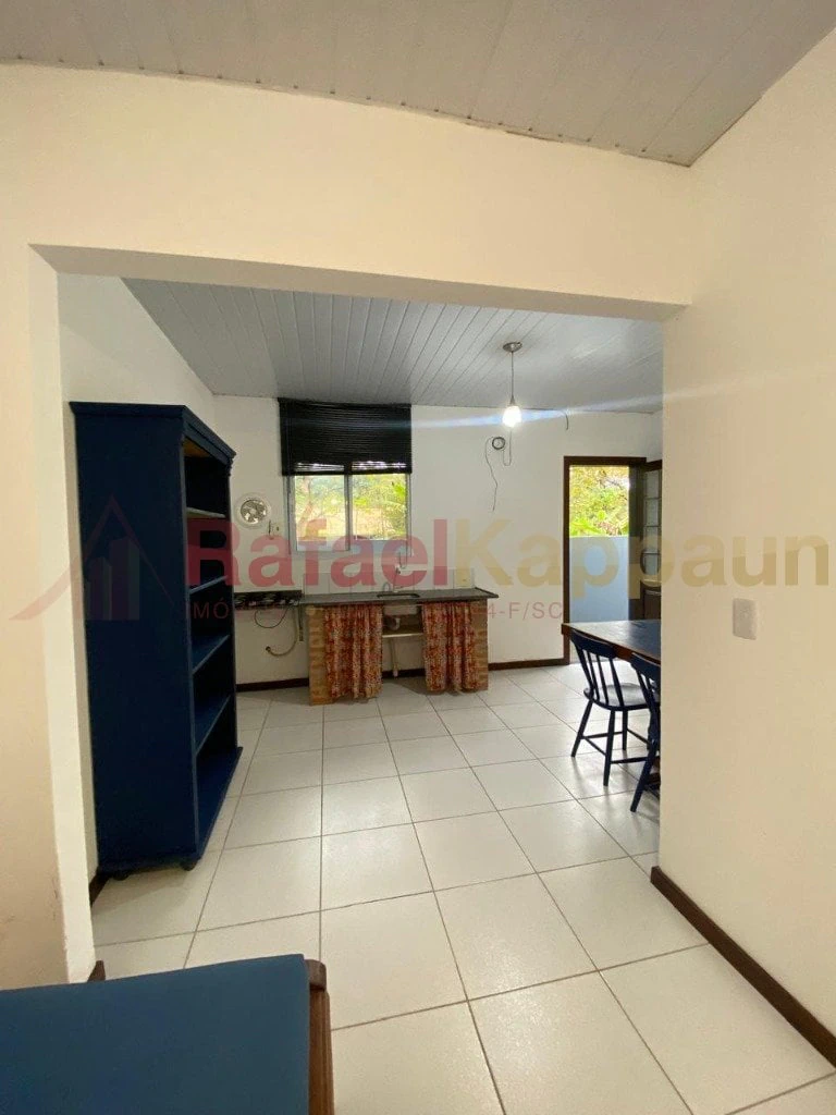 One-bedroom apartment with a mountain view in Florianópolis — photo 11