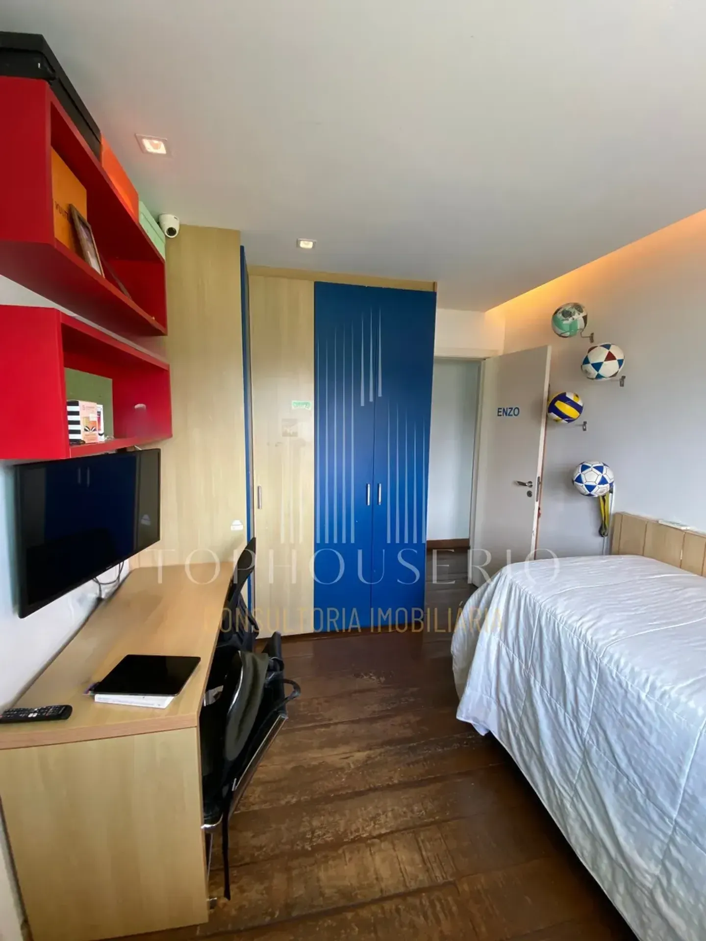 Furnished penthouse with 3 bedrooms and 4 bathrooms — photo 38