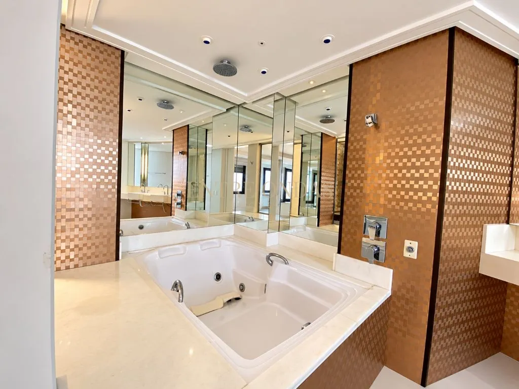 Вид на воду та 4 спальні: квартира 304 м² — photo 33