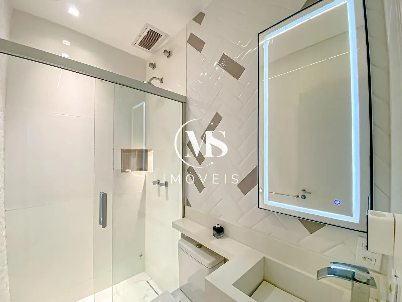 5-bedroom apartment with a bathtub in Rio de Janeiro — photo 14