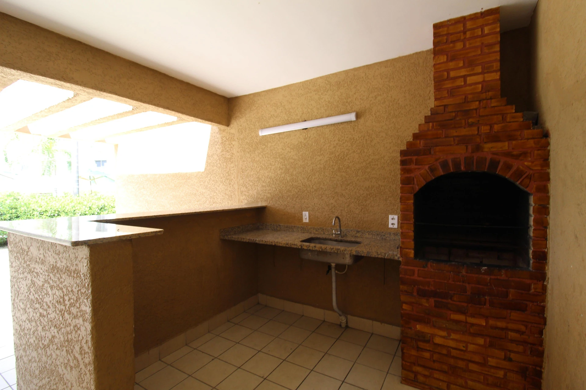 2-bedroom apartment with balcony, well kept and tidy — photo 35