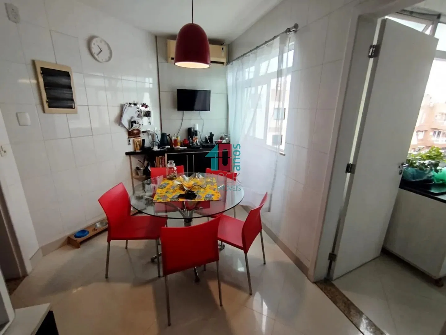 Furnished 361 m² apartment with 4 en-suite bedrooms — photo 12