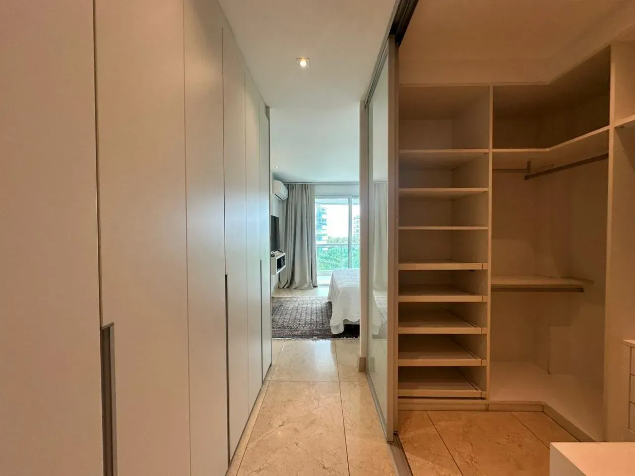 Apartamento mobiliado com 4 quartos e cozinha fechada — photo 10