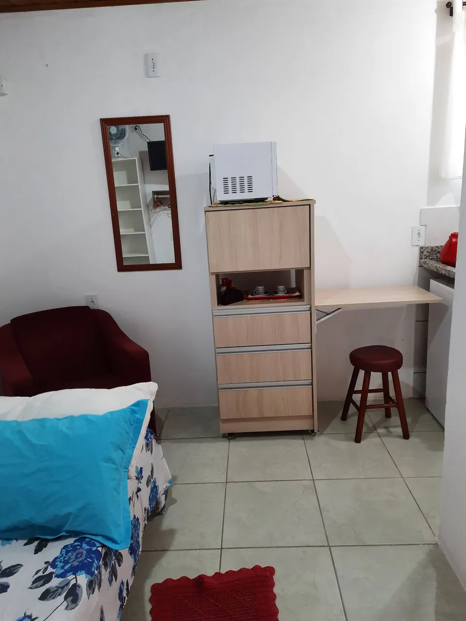 Furnished kitnet with 1 bedroom and 1 bathroom