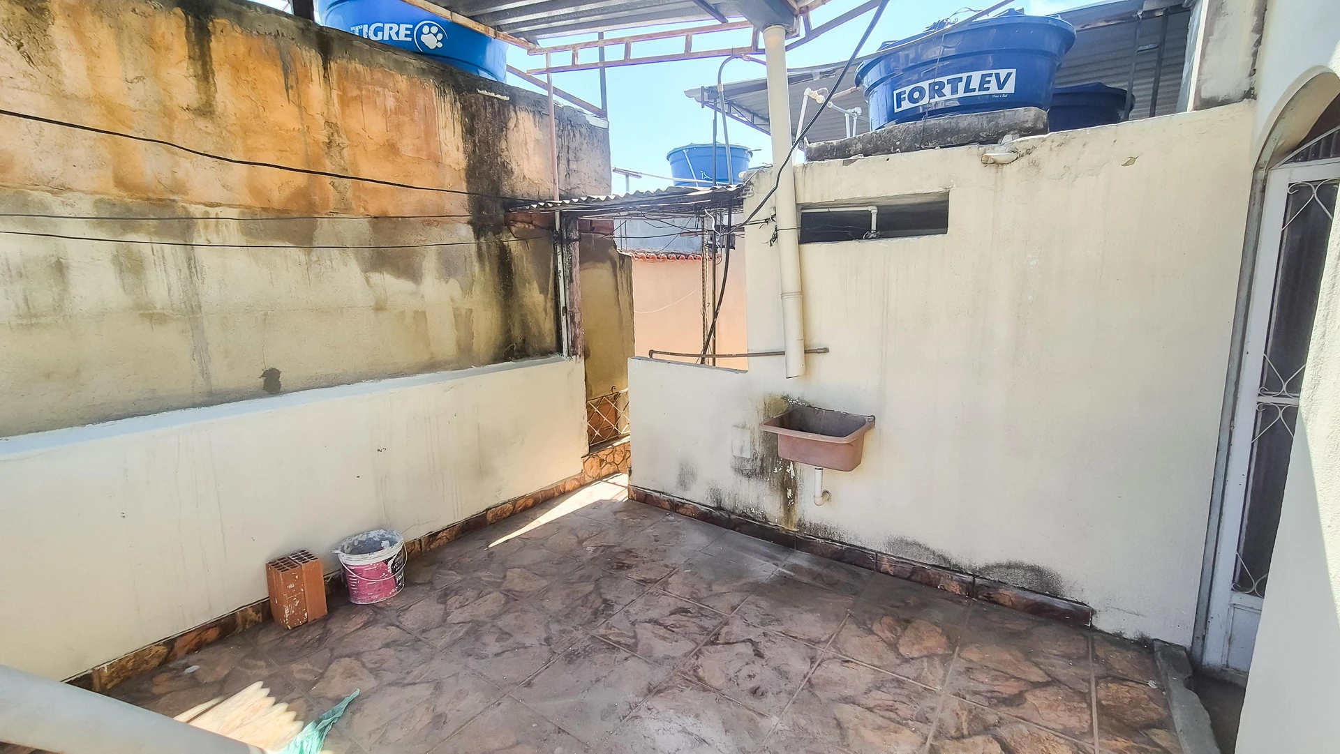 House with 2 bedrooms and a washing machine — photo 19