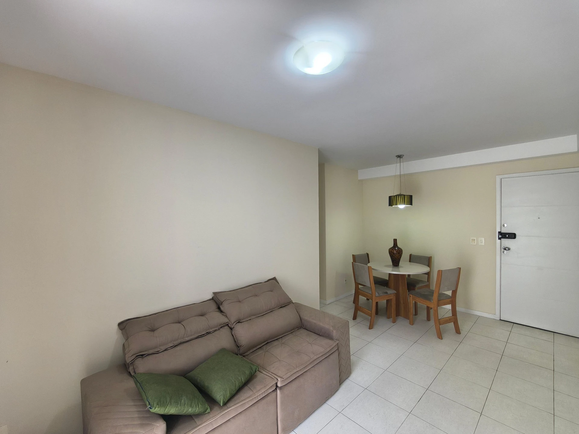 Apartamento mobiliado com 2 quartos e varanda — photo 11