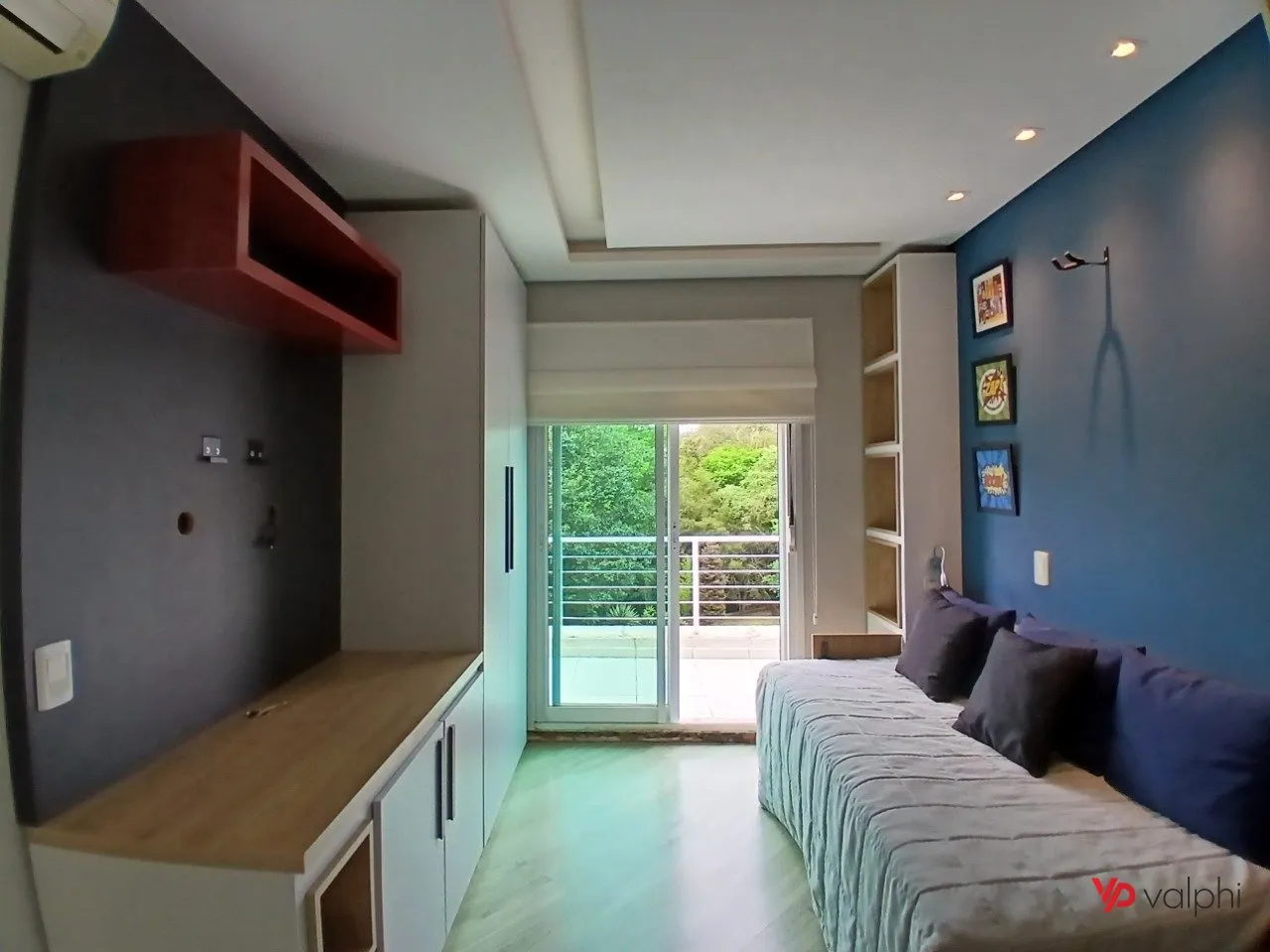 4-bedroom house with a grill on the balcony — photo 55