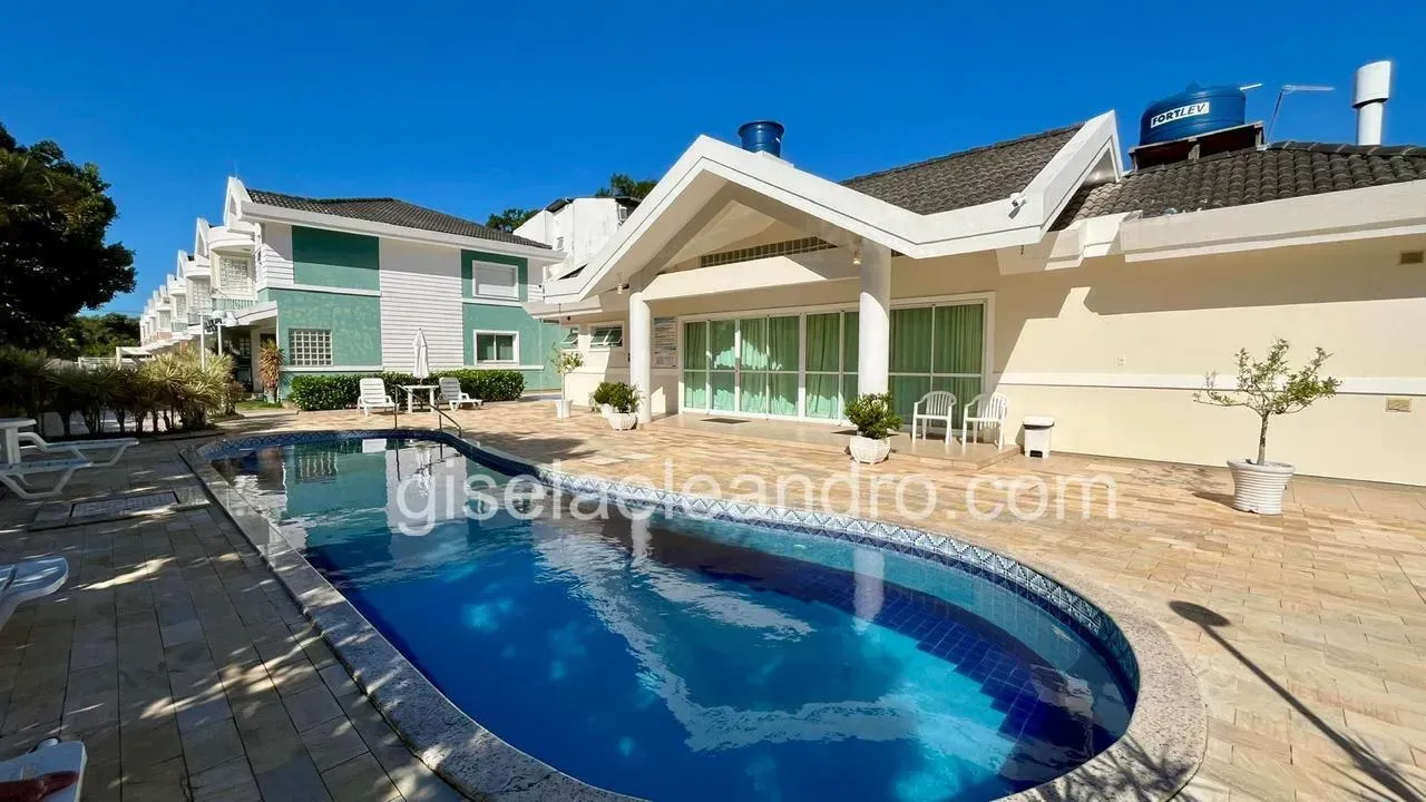 Furnished 2-bedroom apartment with 3 bathrooms — photo 11