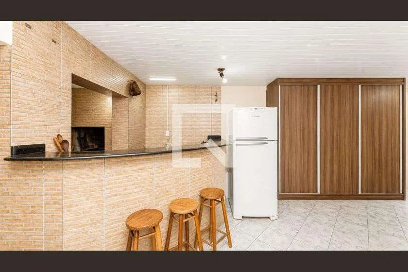 House with 4 bedrooms and 275 m² plus shared BBQ area — photo 18