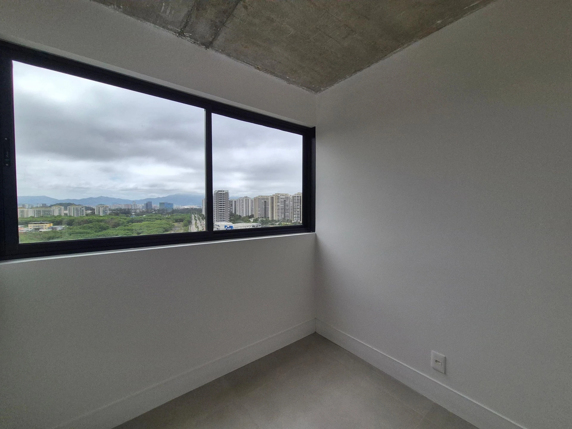 3-bedroom apartment with a mountain view — photo 5