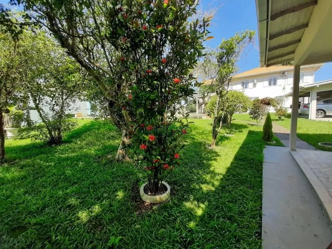 Casa en alquiler con 6 dormitorios y 420 m² — photo 5