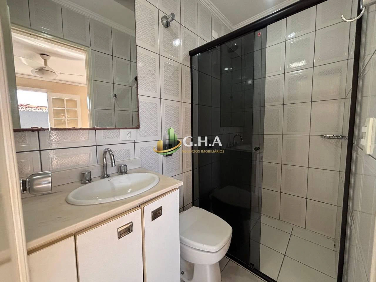 House with 3 en-suite bedrooms and a private garden — photo 14