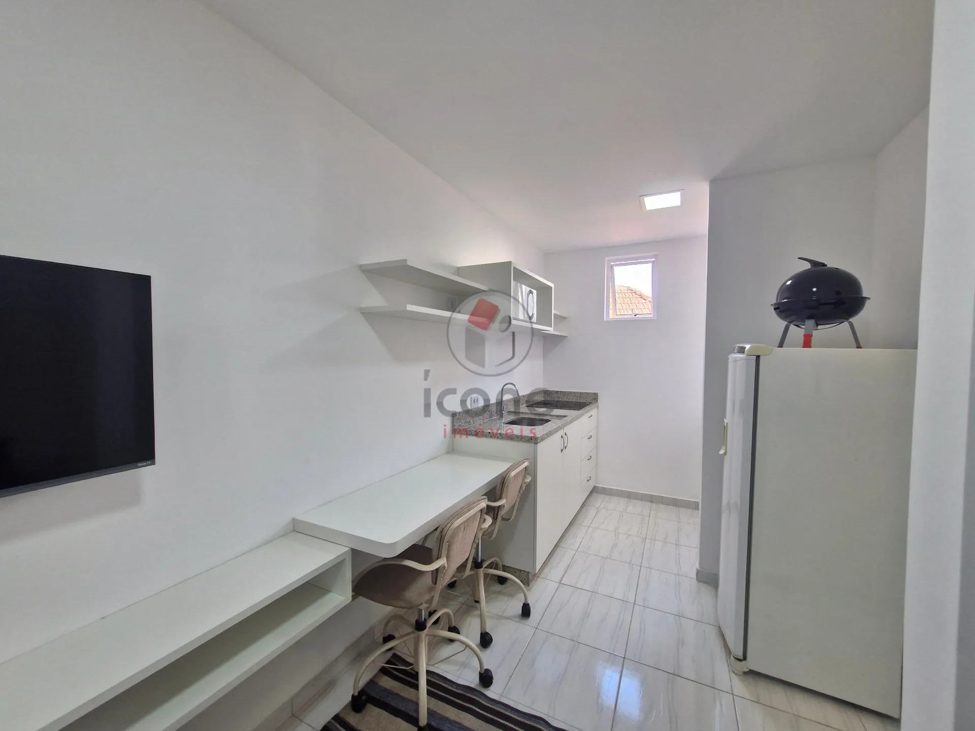 Furnished 1-bedroom apartment with no parking, 32 m² — photo 2