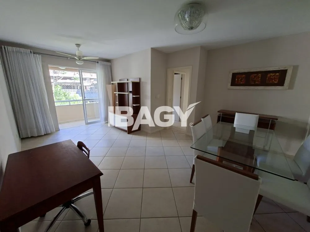 Apartamento amueblado de 3 dormitorios y 91 m²
