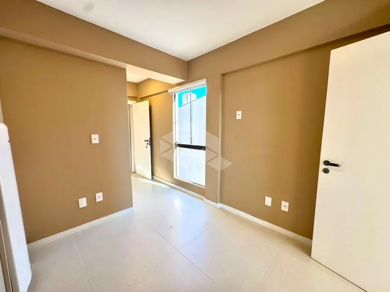 Estudio de 35 m² con 1 plaza y cocina compacta — photo 4