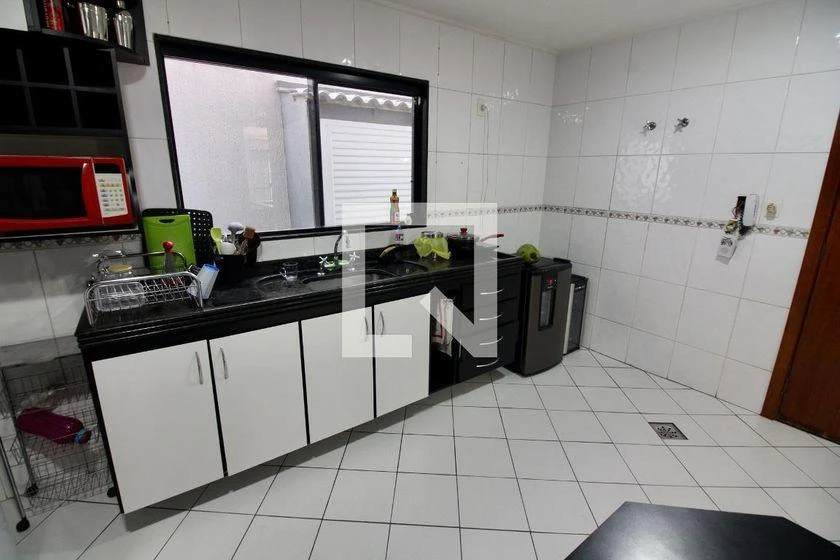 Furnished house, 260 m², with a bathtub — photo 30