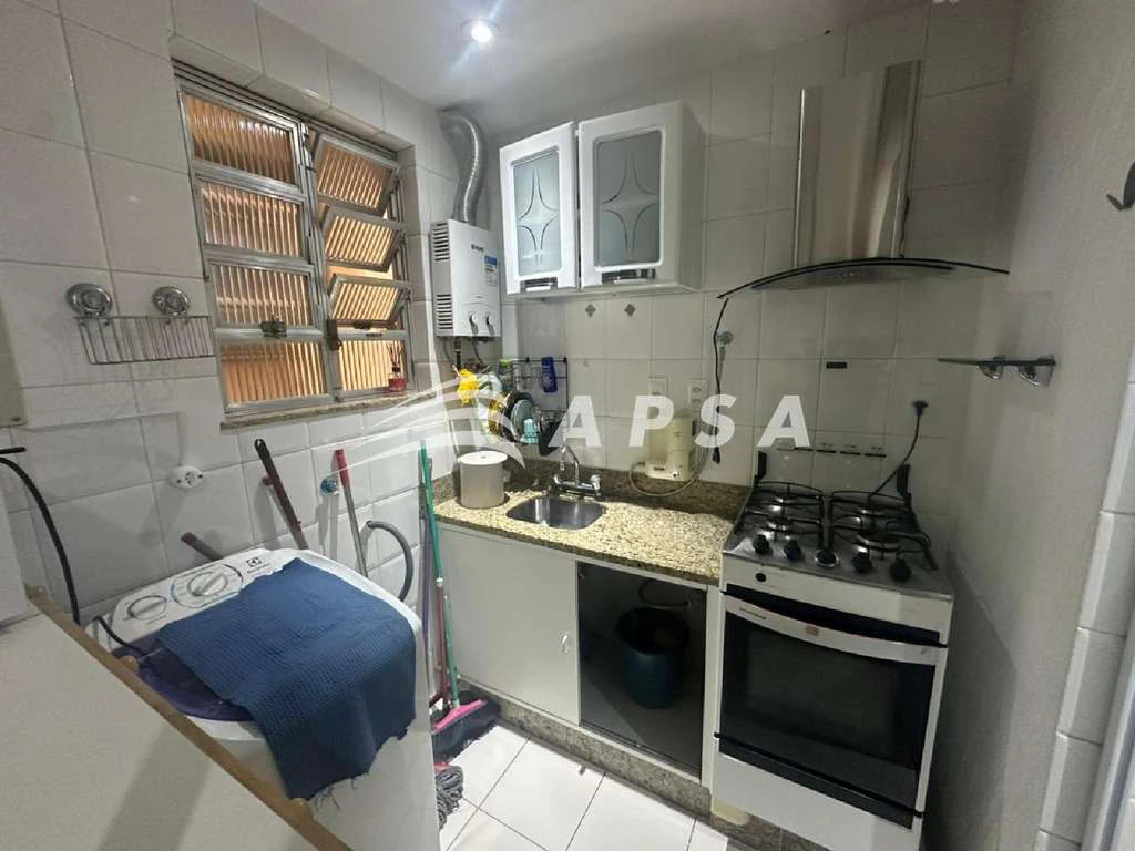 Furnished 1-bedroom apartment with 40 m² and glass shower — photo 14