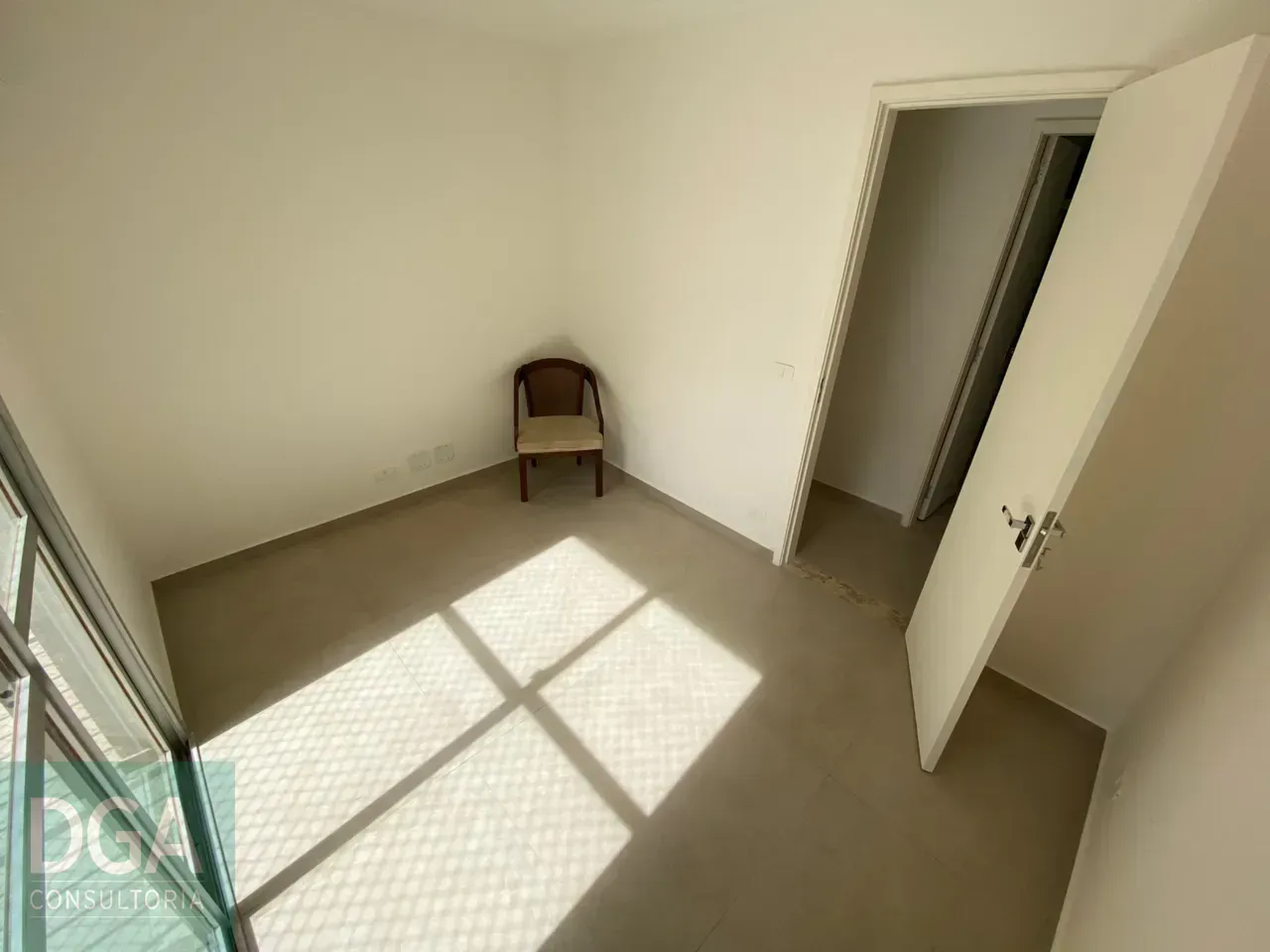 Furnished apartment with 2 bedrooms and washing machine — photo 12