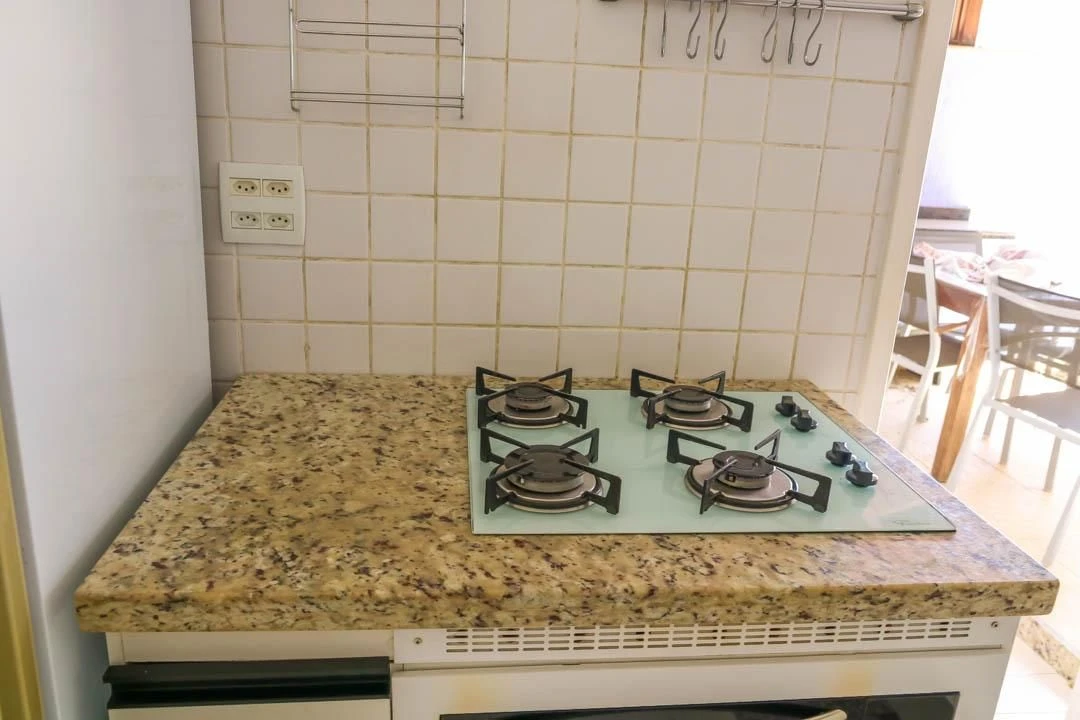 Furnished 2-bedroom apartment with a private garden — photo 12