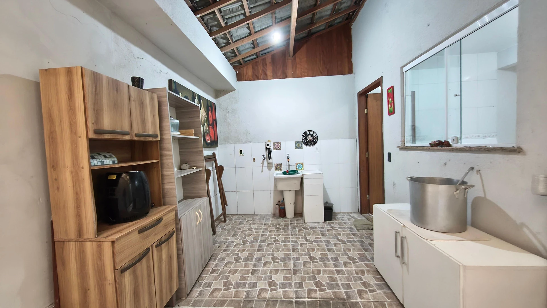 Casa con 4 dormitorios, 3 baños y jardín privado — photo 23