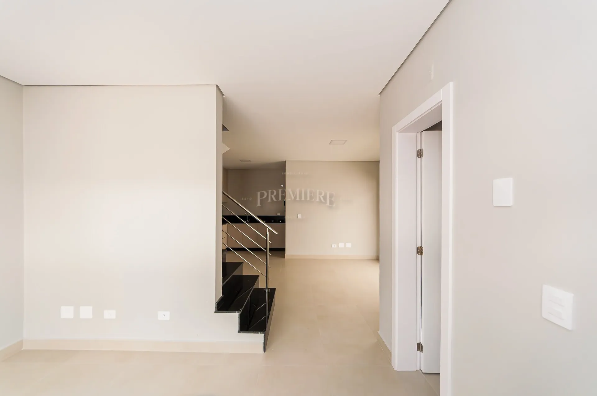 House, 97 m², with a glass-enclosed balcony — photo 31