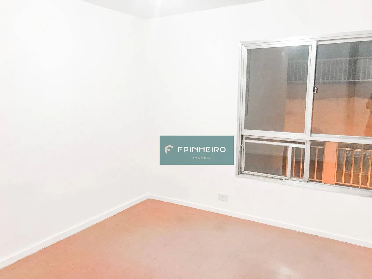 Apartamento de 2 dormitórios com área de lavanderia — photo 11