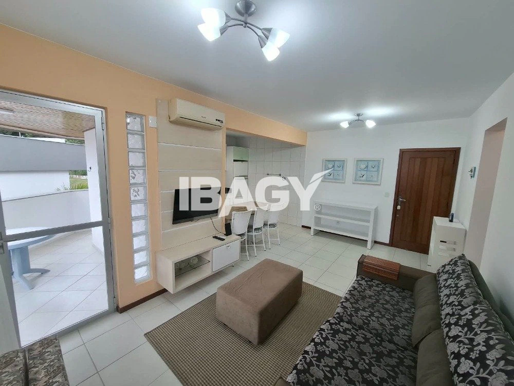 One-bedroom apartment with a water view — photo 17