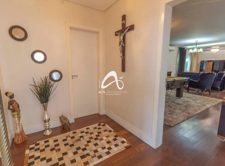 Casa tipo sobrado com 4 quartos e churrasqueira privativa — photo 7