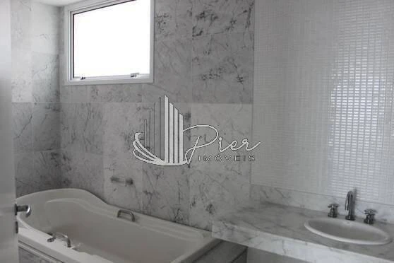 580 m² duplex penthouse with a balcony and 4 suites — photo 23
