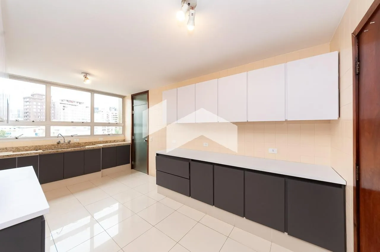 380 m² apartment with private laundry area — photo 39