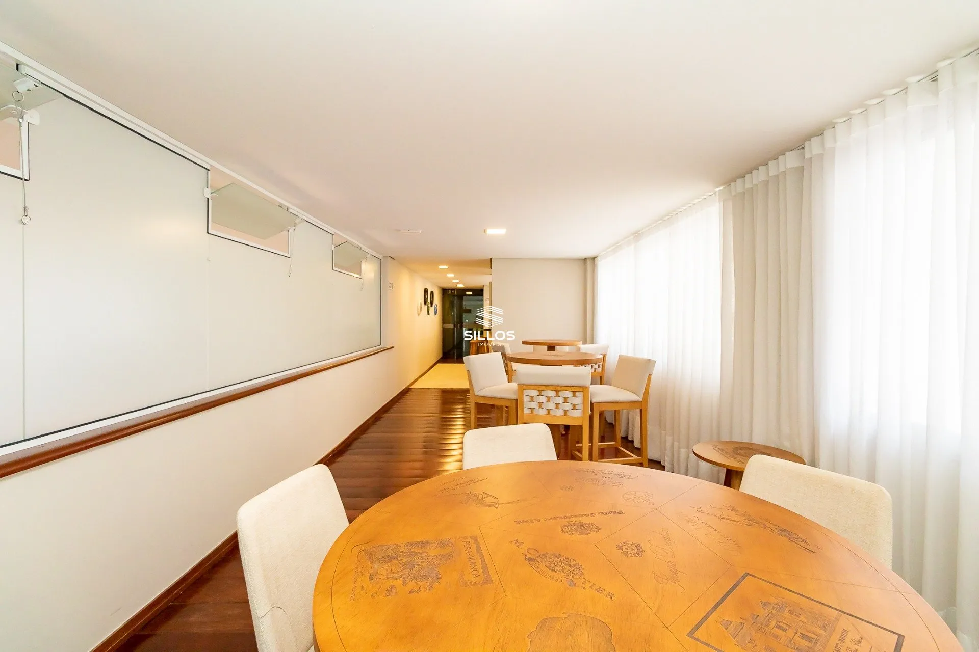 Apartamento de 241 m² con 4 dormitorios y cocina abierta — photo 38