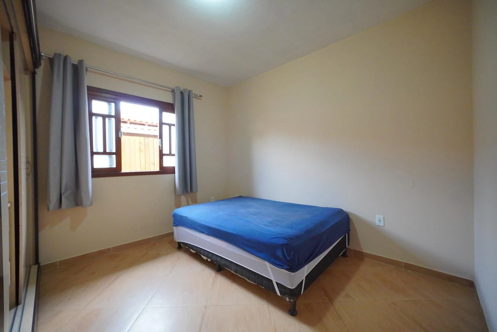78 m² house with a jacuzzi and a bathtub — photo 11