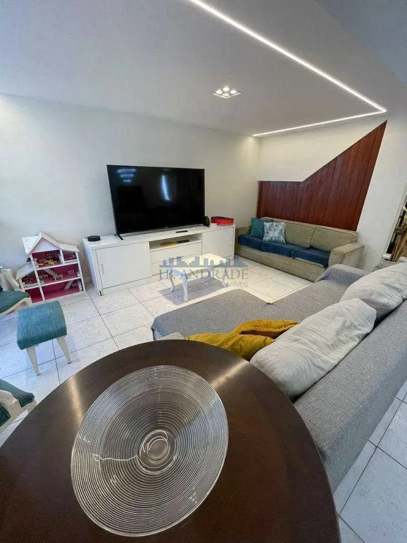 Casa com cozinha fechada e fogão a gás — photo 17