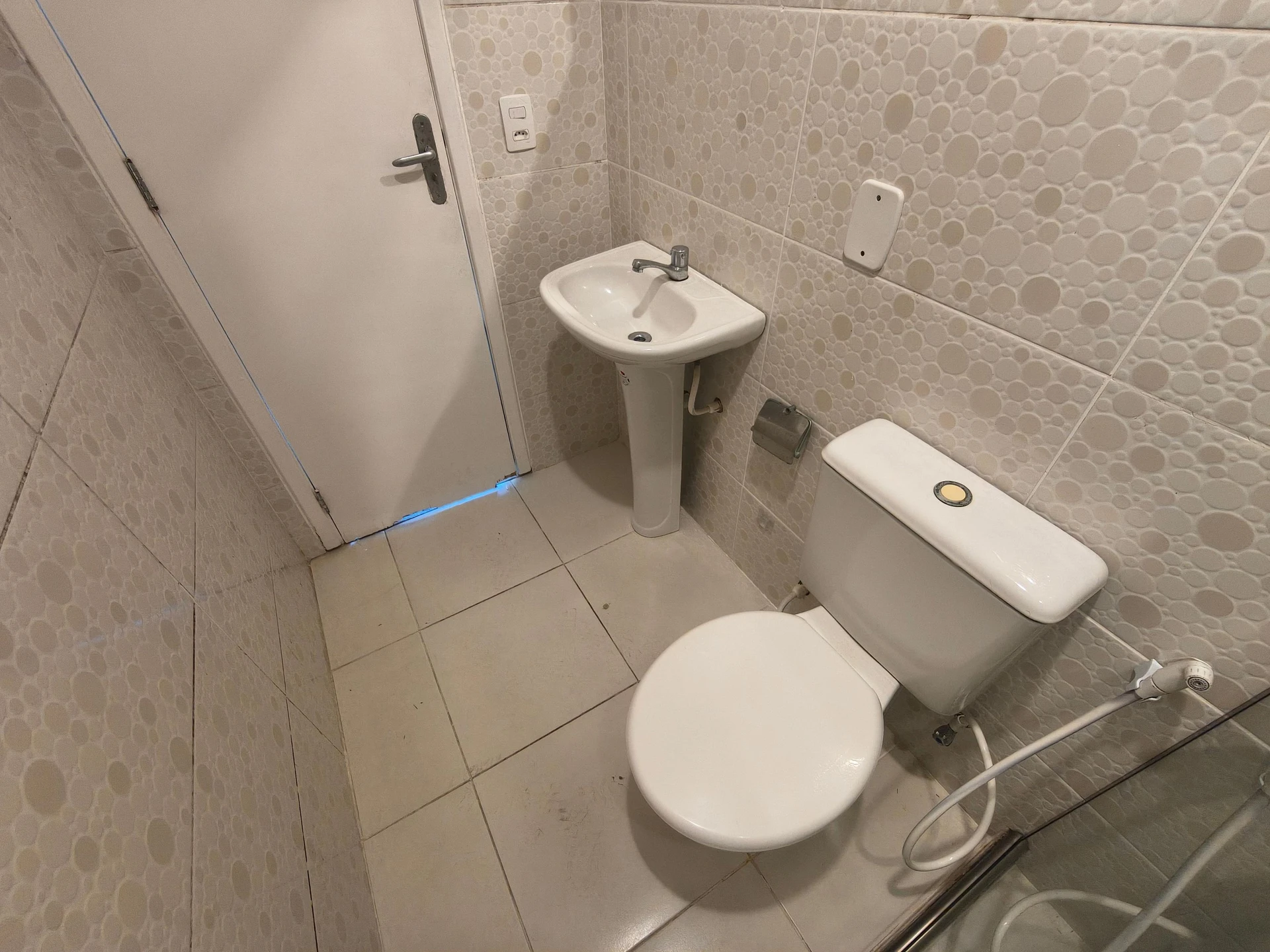 Condo house with 3 bedrooms and a balcony — photo 27