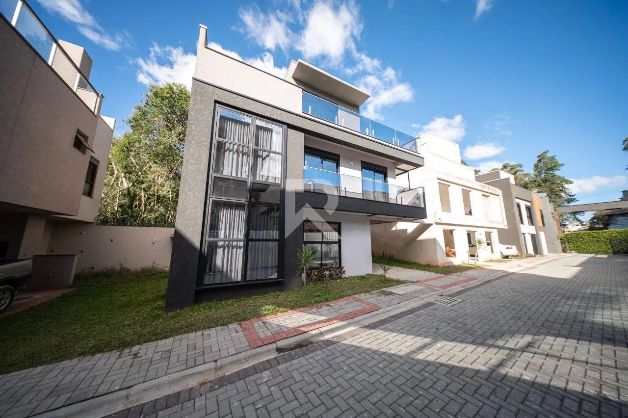 4-bedroom house with 2 parking spots and gas kitchen — photo 4