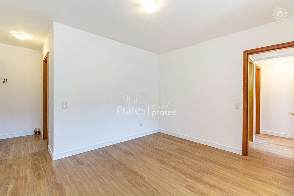 Apartment, 81 m², with wood or laminate floors — photo 7
