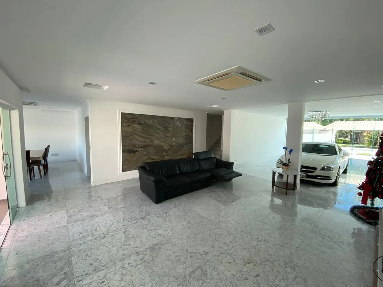 Unfurnished house with 5 bedrooms and 5 bathrooms — photo 25