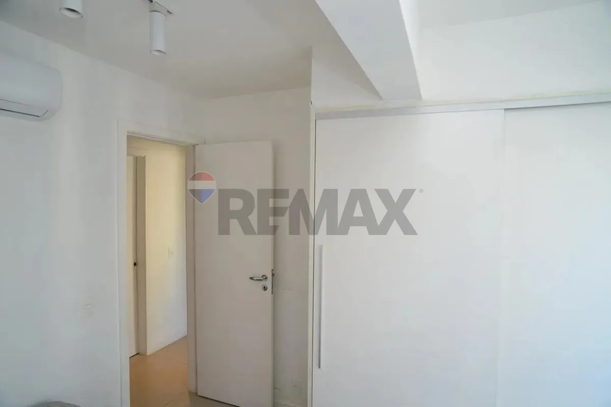 Apartment with 5 bedrooms and a glassed-in balcony — photo 14