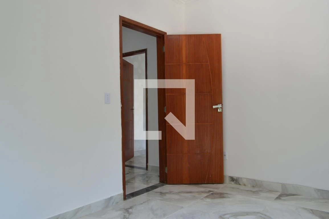 Casa de 3 quartos com janelas do piso ao teto — photo 88