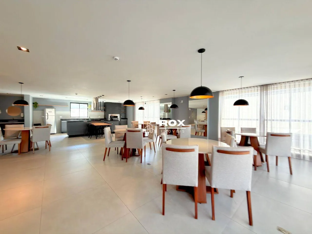 Furnished 1-bedroom apartment with a private BBQ — photo 20
