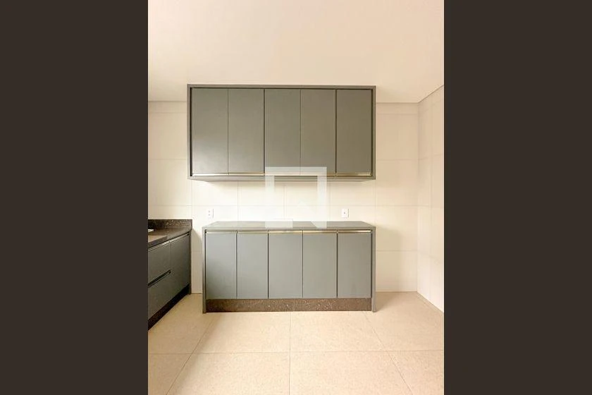 4-bedroom house, 3 with their own bathrooms, 194 m² — photo 7