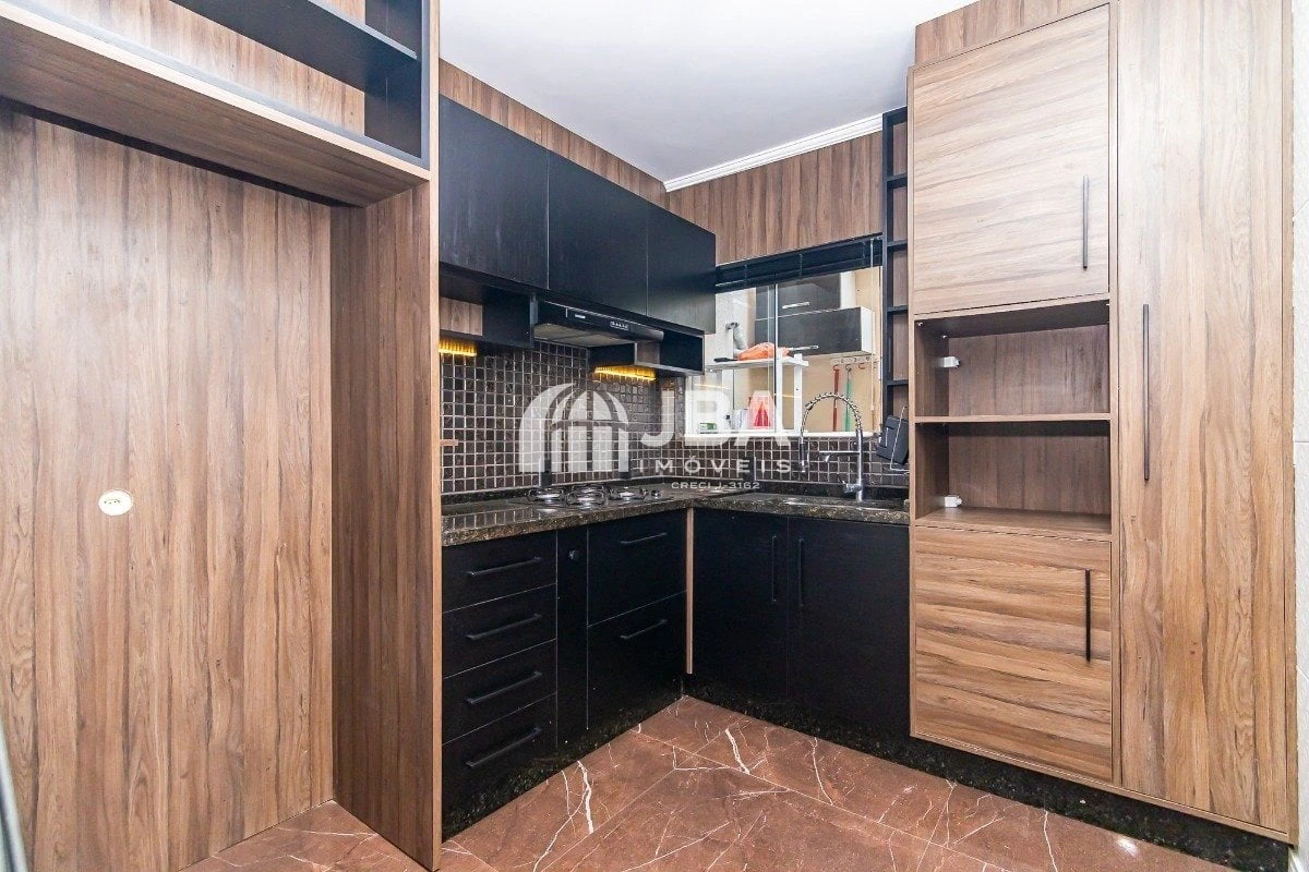 Glass-enclosed balcony in a 3-bedroom house, 85 m² — photo 3
