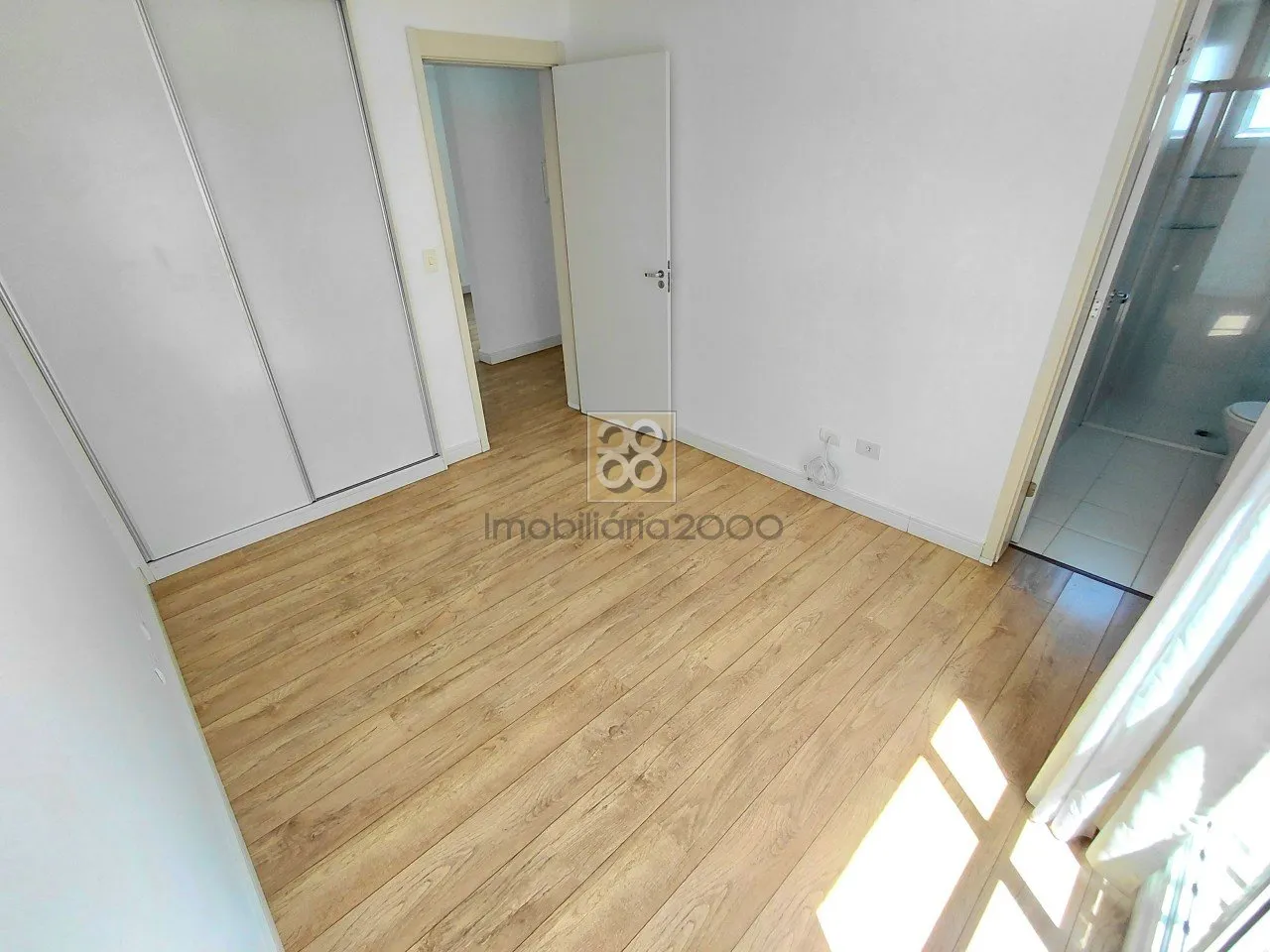 Balcony with a grill in a 2-bedroom apartment, 67 m² — photo 15
