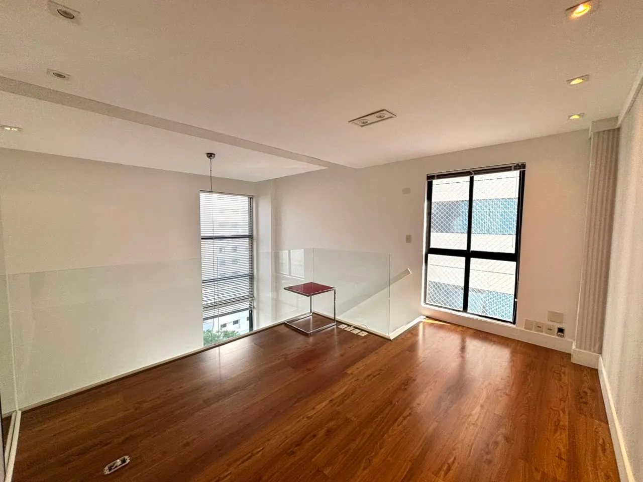 90 m² loft with 1 parking spot and suite — photo 14