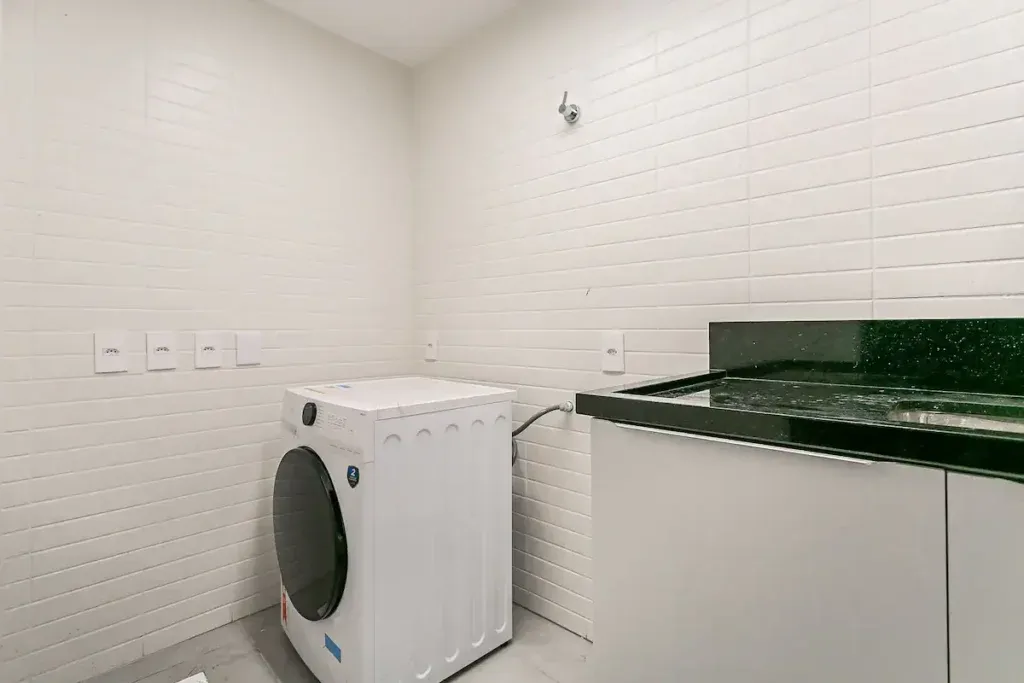 Estudio amueblado de 27 m² con 1 dormitorio y cocina abierta — photo 18