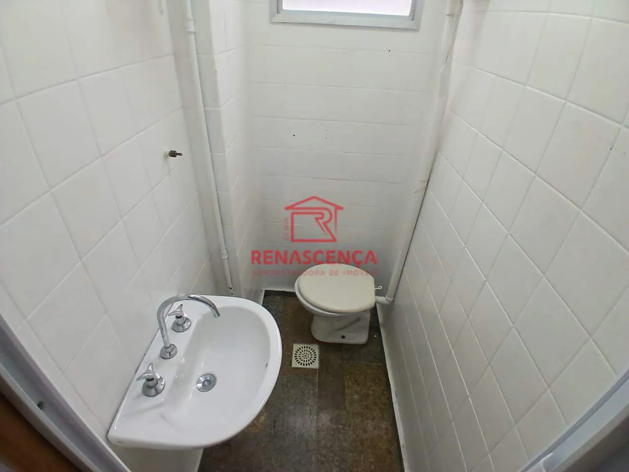 Unfurnished apartment with 2 bedrooms and a balcony — photo 22