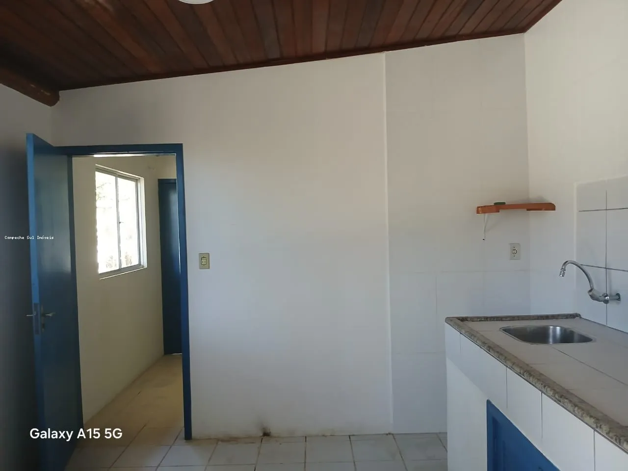 Balcony with a grill in a 5-bedroom house, 600 m² — photo 22