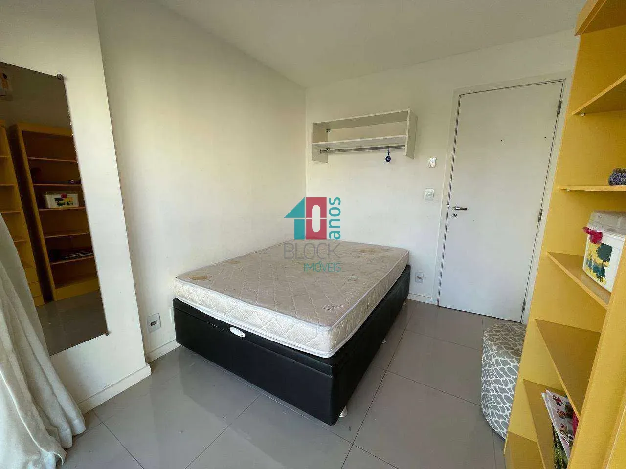 Furnished apartment, 91 m², with a glass-enclosed balcony — photo 18
